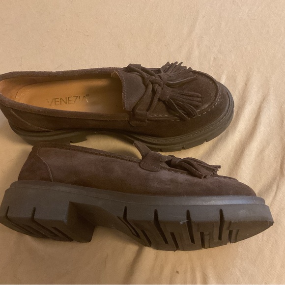 Venezia Women's Dark Brown Tassel Loafers never worn. - Picture 2 of 4